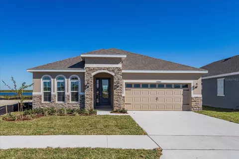 3010 Supermarine Rd, Tavares, FL 32778