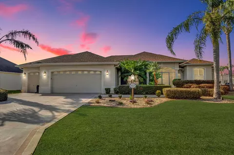 828 Pinckney Ln, The Villages, FL 32162