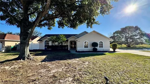 2294 W Moonlight Ln, Eustis, FL 32726