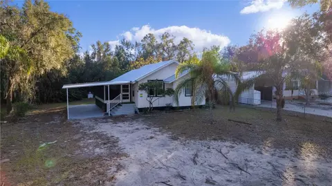 13536 SE Sunset Harbor Rd, Weirsdale, FL 32195