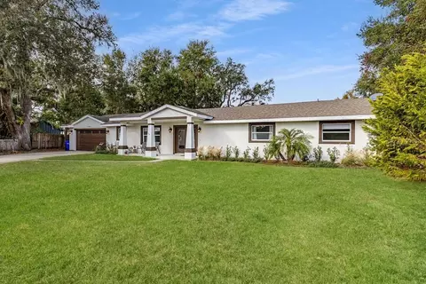 1001 Michelle Ct, Tavares, FL 32778