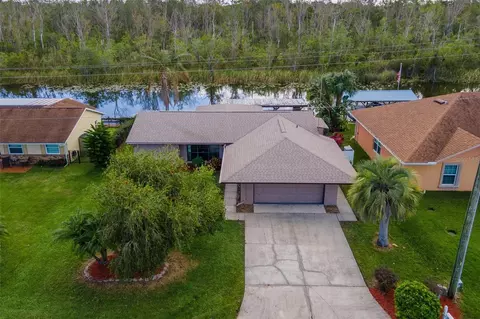13340 Country Club Dr, Tavares, FL 32778