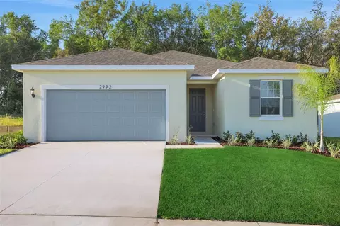 2992 Supermarine Rd, Tavares, FL 32778
