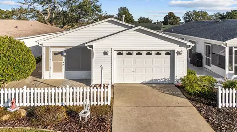2907 Barboza Dr, The Villages, FL 32162