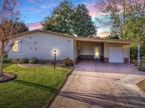 1710 Hilton Head Blvd, The Villages, FL 32159