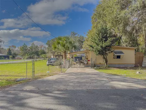 2746 Cr 422, Lake Panasoffkee, FL 33538