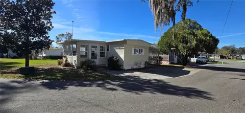 810 Oakwood Cir, Wildwood, FL 34785