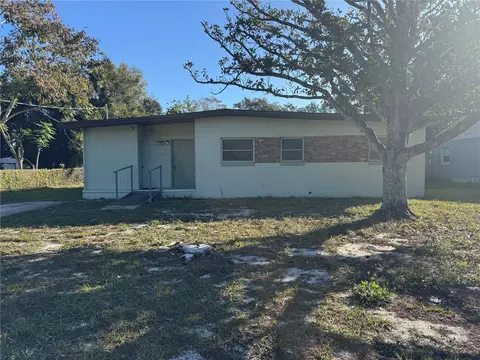 1400 Palm Dr, Mount Dora, FL 32757
