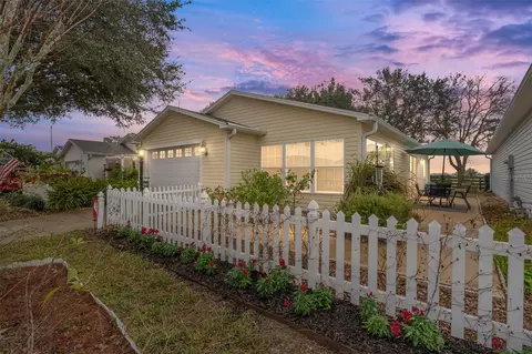 2821 Barboza Dr, The Villages, FL 32162