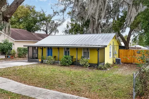 1319 Stowe Ave, Mount Dora, FL 32757
