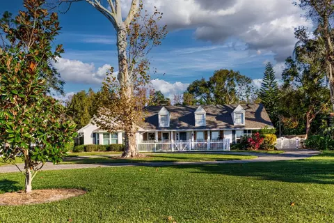1735 Lakeshore Dr, Mount Dora, FL 32757