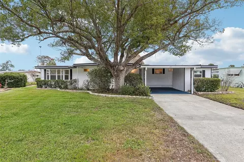 2753 Vindale Rd, Tavares, FL 32778