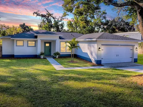 808 E Orange St, Apopka, FL 32703
