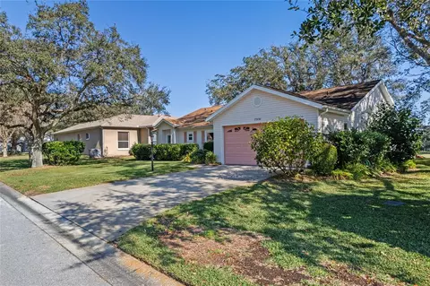 25236 River Crest Dr, Leesburg, FL 34748