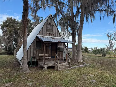 668 County Road 485, Lake Panasoffkee, FL 33538