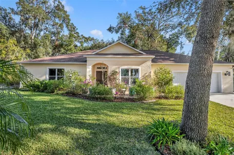 214 Forest Park Ln, Lady Lake, FL 32159