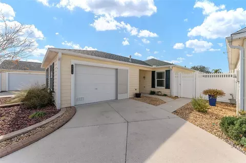 1410 Conchas Dr, The Villages, FL 32162