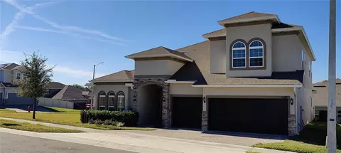 639 Avila Pl, Howey In The Hills, FL 34737