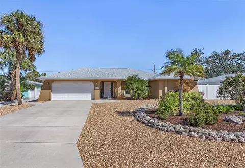 909 Dawn St, Venice, FL 34285