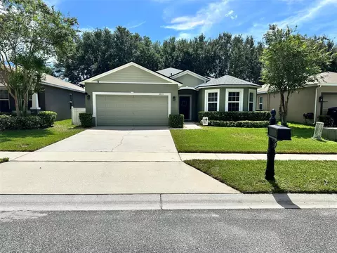 4813 Waters Gate Dr, Tavares, FL 32778