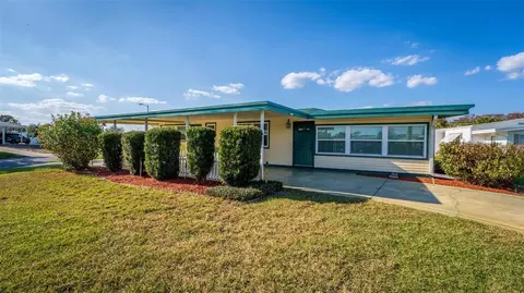 1139 Forest Ln, Tavares, FL 32778