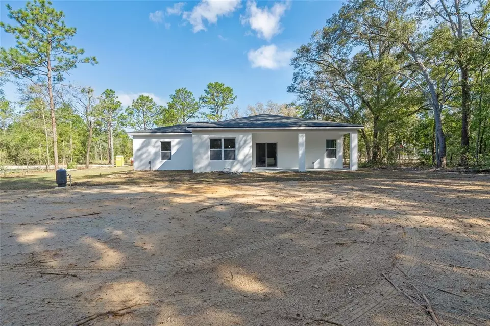 Exterior - 8264 SW 128th Ter, Dunnellon, FL 34432 photo 3 of 4