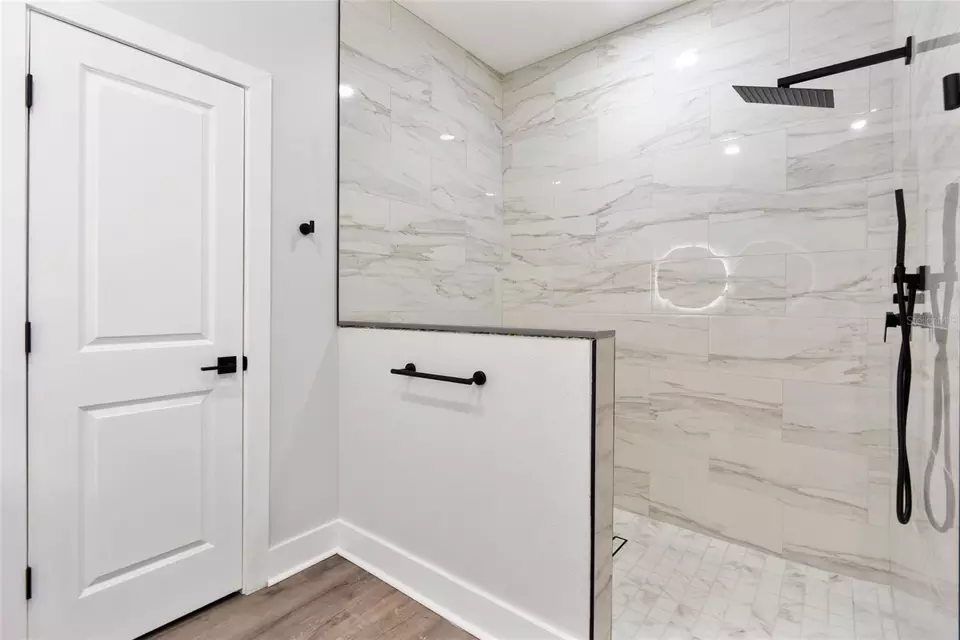 Bath - 8264 SW 128th Ter, Dunnellon, FL 34432 photo 3 of 4