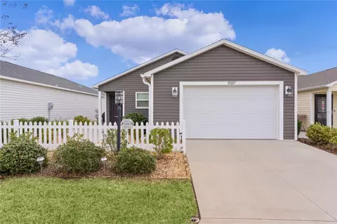 5597 Gracie Ln, The Villages, FL 32163