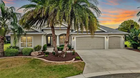 2059 Landings Ln, The Villages, FL 32162