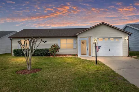 606 San Maria St, Lady Lake, FL 32159
