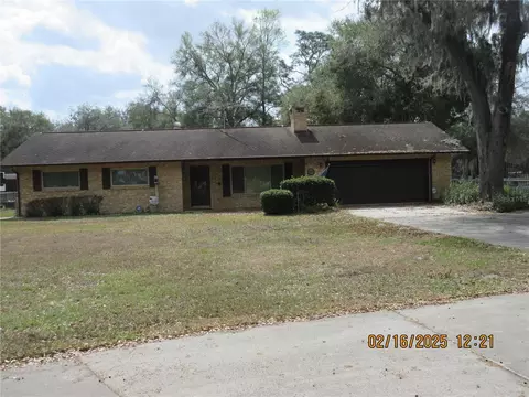 2416 Spring Lake Rd, Fruitland Park, FL 34731