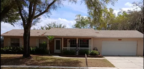 2726 Lakewood Ln, Eustis, FL 32726