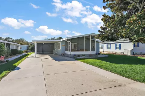 562 Saint Johns Rd, Tavares, FL 32778
