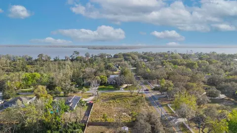 Fairview Avenue, Tavares, FL 32778