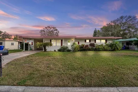 1112 Forest Ln, Tavares, FL 32778