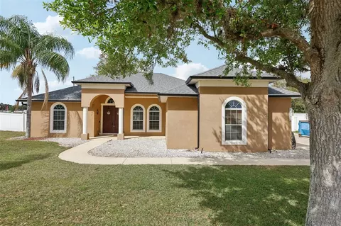 13101 Biscayne Dr, Grand Island, FL 32735