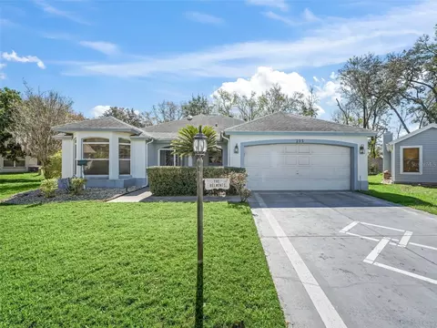 203 Del Rio Dr, Lady Lake, FL 32159