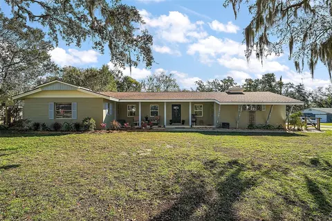 1391 E Crooked Lake Dr, Eustis, FL 32726