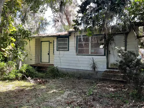 100 Palm St, Fruitland Park, FL 34731