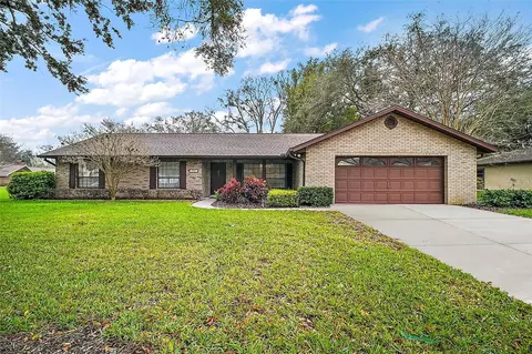 10122 Canterbury Dr, Leesburg, FL 34788