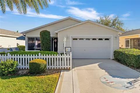 1060 Pinewood Pl, The Villages, FL 32162