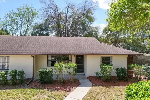 12418 Clubhouse Ct, Tavares, FL 32778