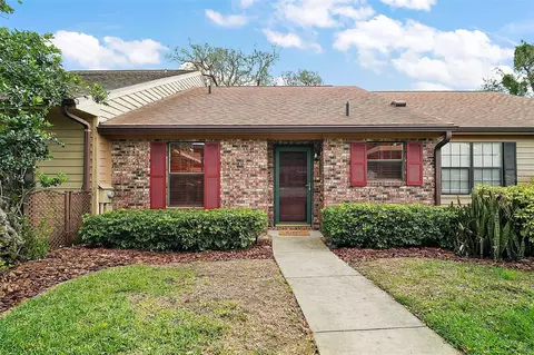18 Cove Ln, Eustis, FL 32726