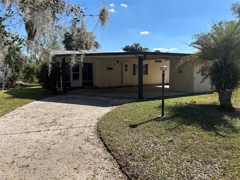 5477 Columbus Cir, Wildwood, FL 34785