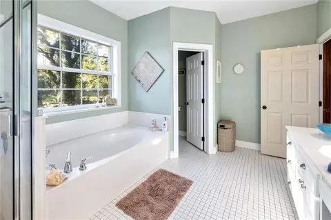 Bath - 993 Cr 722, Webster, FL 33597 photo 3 of 7