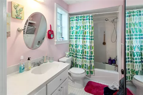 Bath - 993 Cr 722, Webster, FL 33597 photo 5 of 7