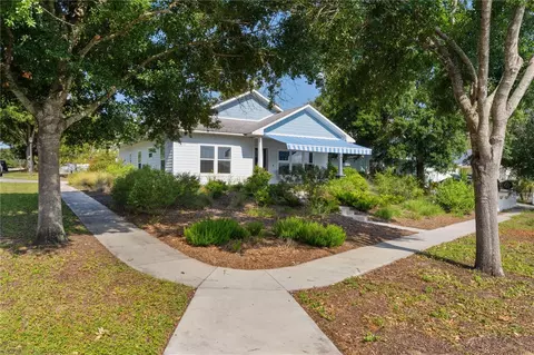 1013 Lake Elsie Dr, Tavares, FL 32778