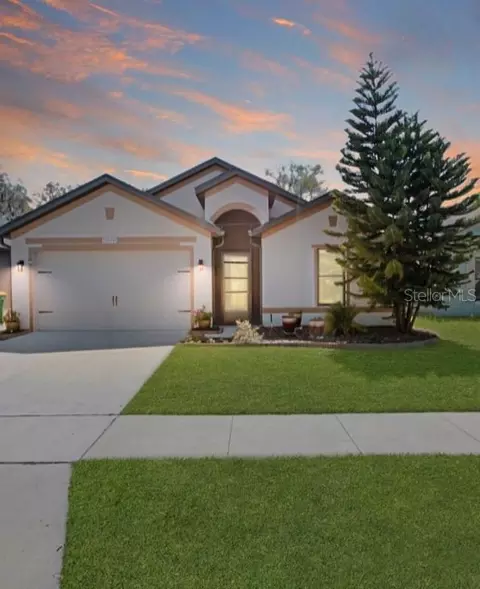 2376 Bexley Dr, Tavares, FL 32778