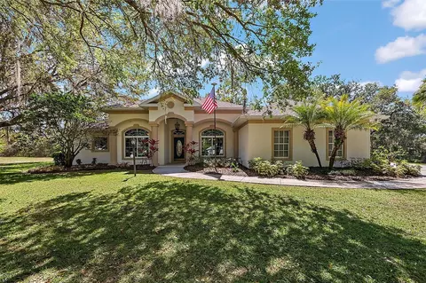 5100 Banana Point Dr, Okahumpka, FL 34762