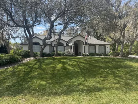 33021 Indian Woods Dr, Leesburg, FL 34788